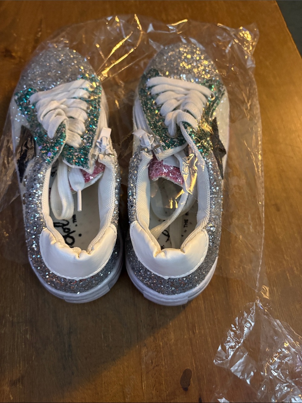 LOLA & THE BOYS - Kids Sparkle Glitter Sneakers - Silver & Green Accent